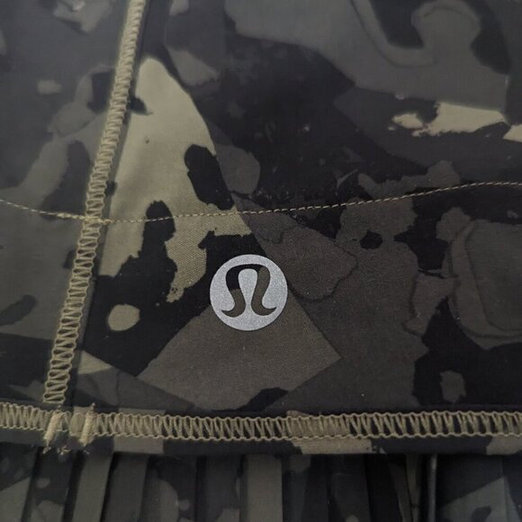 Lululemon City Sky Run By Skirt Pop Cut Fatigue Camo sz 2 Green Black - Picture 4 of 6